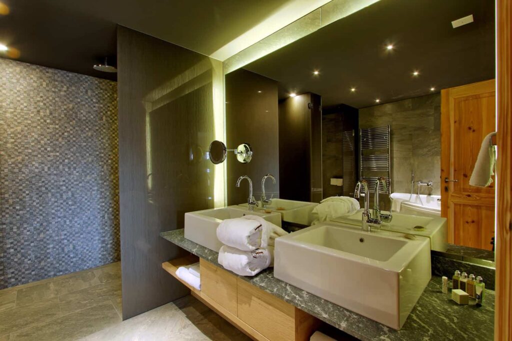 Bathroom of deluxe room in Hotel Royal Crans Montana